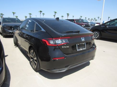 Used 2023 Honda Civic EX-L image 4