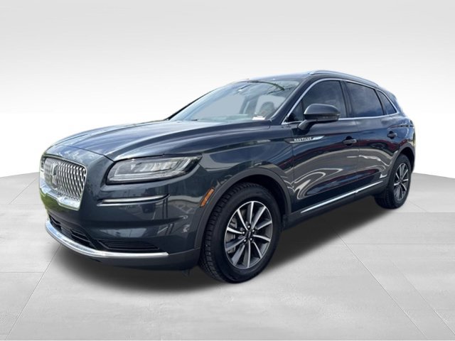 Used 2022 Lincoln Nautilus FWD image 3