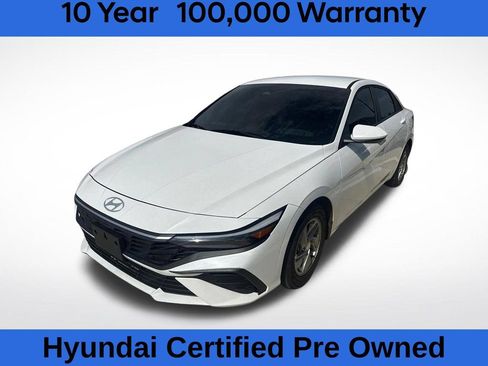 Used 2026 Hyundai Elantra SE FWD image 12