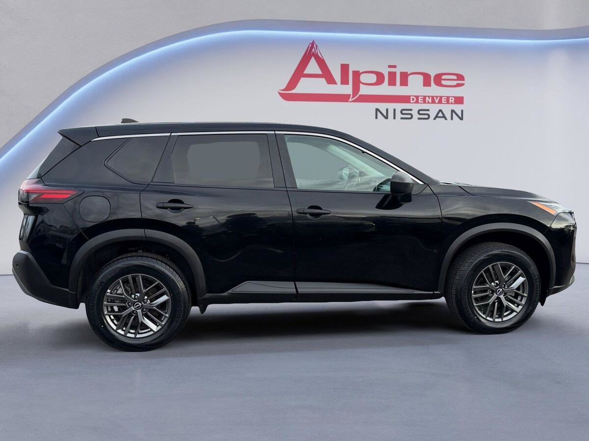 Used 2023 Nissan Rogue S AWD/4WD image 6