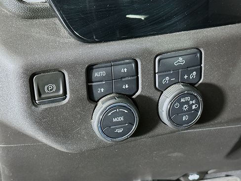 Used 2023 Chevrolet Silverado 1500 RST AWD/4WD image 16