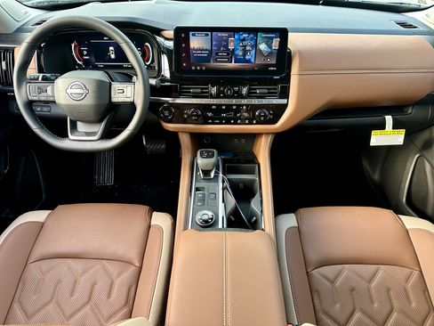 New 2026 Nissan Pathfinder Platinum image 12