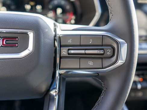 New 2026 GMC Canyon Elevation w/ Convenience Package image 17