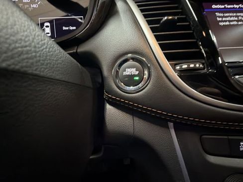 Used 2022 Chevrolet Trax LT w/ LT Convenience Package image 17