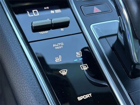 Used 2021 Porsche Panamera image 27