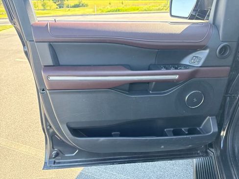 Used 2024 Ford Expedition Max Limited AWD/4WD image 27