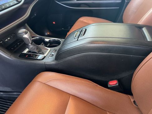 Used 2019 Toyota Highlander Limited image 26