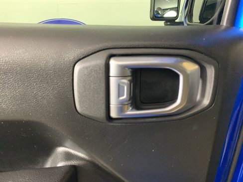 Used 2022 Jeep Wrangler Unlimited Sport image 31