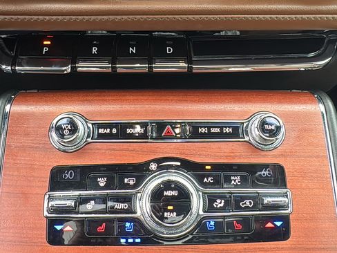 Used 2020 Lincoln Aviator Reserve w/ Equipment Group 201A RWD image 21