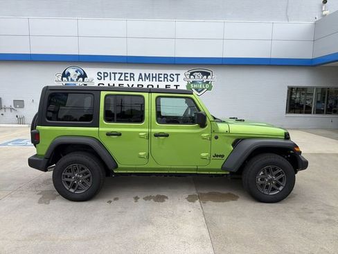 Used 2025 Jeep Wrangler Unlimited Sport AWD/4WD image 11