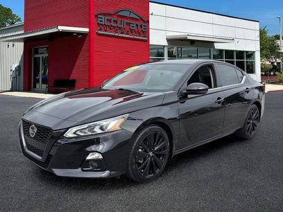 Used 2022 Nissan Altima 2.5 SR w/ Midnight Edition Package
