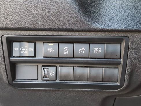 Used 2022 Toyota Tundra SR5 AWD/4WD image 32