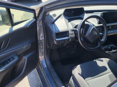Used 2024 Toyota Prius LE image 4