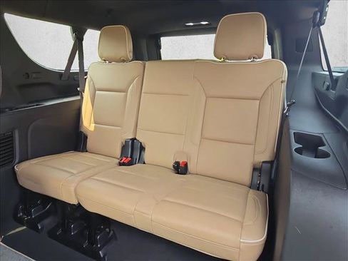 Used 2024 Chevrolet Suburban Premier AWD/4WD image 20