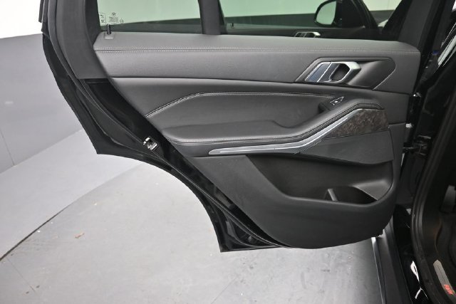 Used 2023 BMW X5 xDrive40i w/ Premium Package AWD/4WD image 23