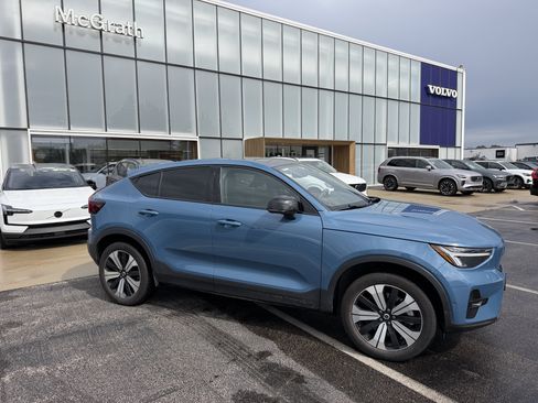 Used 2023 Volvo C40 P8 Recharge Plus w/ Protection Package Premier AWD/4WD image 3