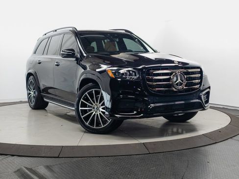 Used 2026 Mercedes-Benz GLS 580 4MATIC image 1