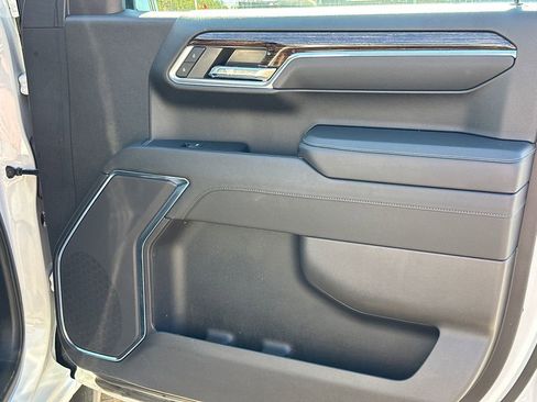 Used 2023 GMC Sierra 1500 Elevation image 13