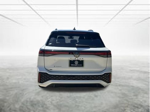 New 2026 Volkswagen Tiguan SE R-Line FWD image 4