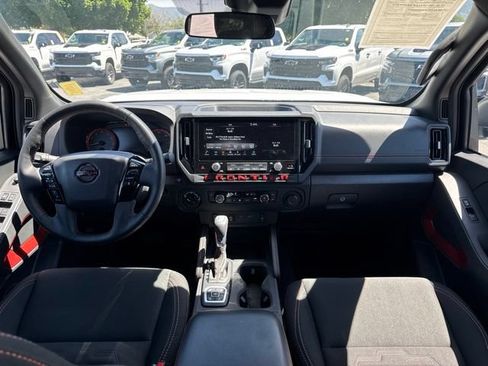Used 2026 Nissan Frontier PRO-4X AWD/4WD image 12