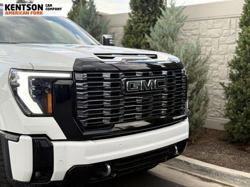 Used 2025 GMC Sierra 3500 Denali Ultimate image 14