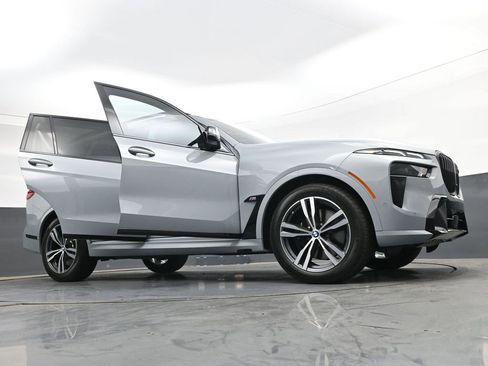 Used 2024 BMW X7 M60i AWD/4WD image 38