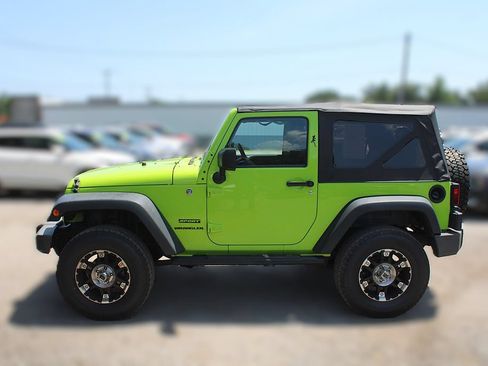 Used 2013 Jeep Wrangler Sport AWD/4WD image 13
