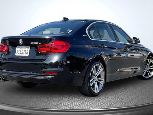 Used 2018 BMW 330e w/ Convenience Package RWD image 13