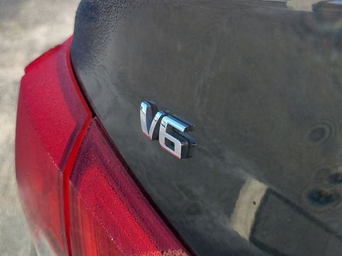 Used 2019 Chevrolet Impala Premier w/ Premier Confidence Package image 11