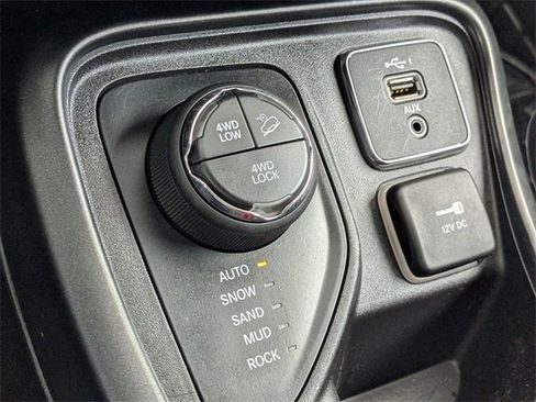 Used 2020 Jeep Compass Trailhawk image 8