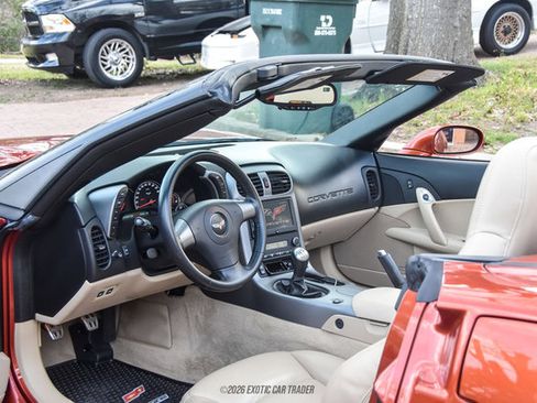 Used 2006 Chevrolet Corvette Convertible w/ Preferred Equipment Group RWD image 31