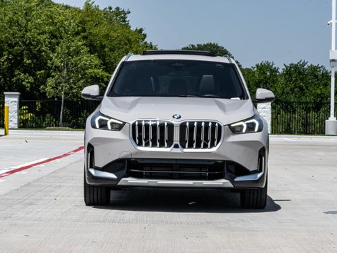 Used 2026 BMW X1 xDrive28i AWD/4WD image 3