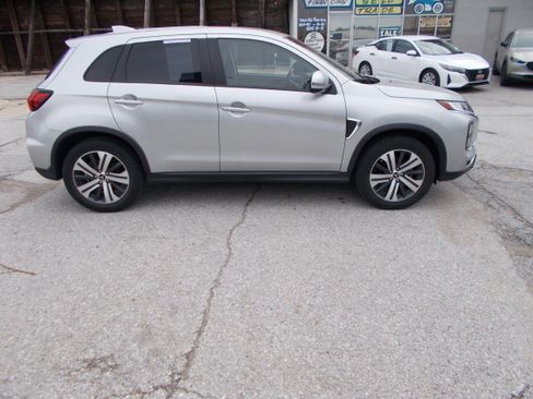 Used 2024 Mitsubishi Outlander Sport SE image 4