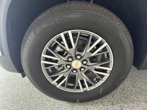 New 2026 Chevrolet Traverse LT w/ LPO, Floor Liner Package image 32