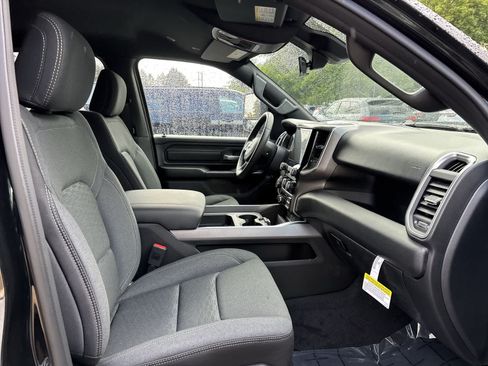 New 2026 RAM 1500 Express AWD/4WD image 5
