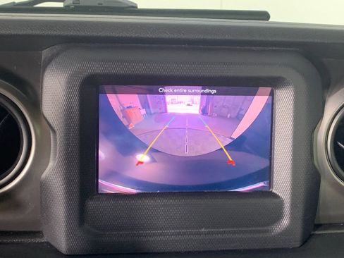 Used 2019 Jeep Wrangler Unlimited Sport S image 26