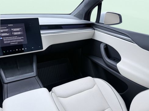 Used 2023 Tesla Model X Plaid image 56