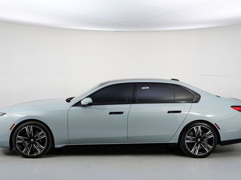 Used 2024 BMW 760i xDrive w/ Premium Package 2 image 58