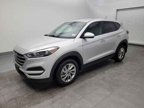 Used 2018 Hyundai Tucson SE image 2