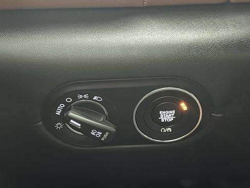 Used 2021 Maserati Levante image 43