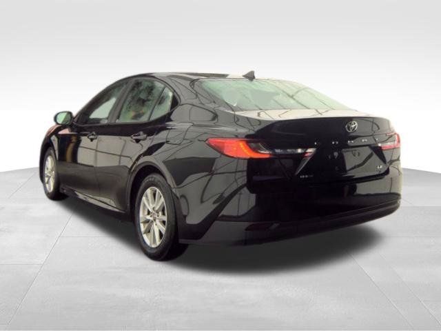Used 2025 Toyota Camry LE FWD image 4