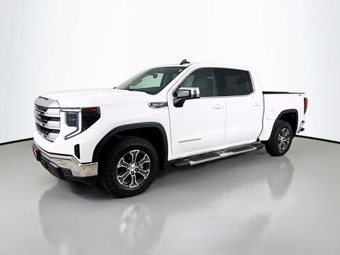 Used 2023 GMC Sierra 1500 SLE w/ X31 Off-Road Package AWD/4WD image 3