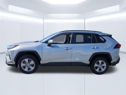 Used 2022 Toyota RAV4 XLE image 7
