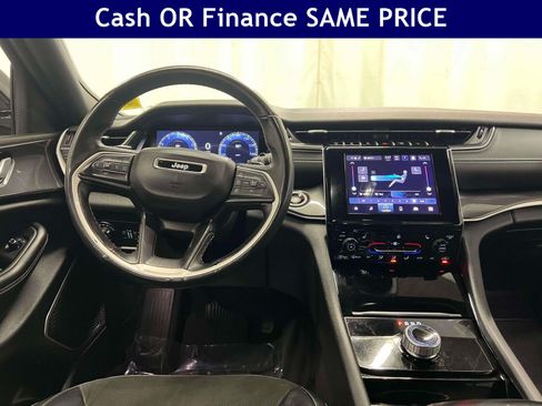 Used 2022 Jeep Grand Cherokee Altitude AWD/4WD image 2