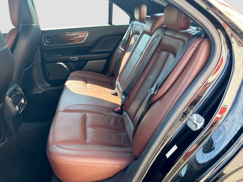 Used 2018 Lincoln Continental Reserve AWD/4WD image 26