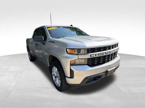 Used 2020 Chevrolet Silverado 1500 Custom w/ Custom Value Package AWD/4WD image 3