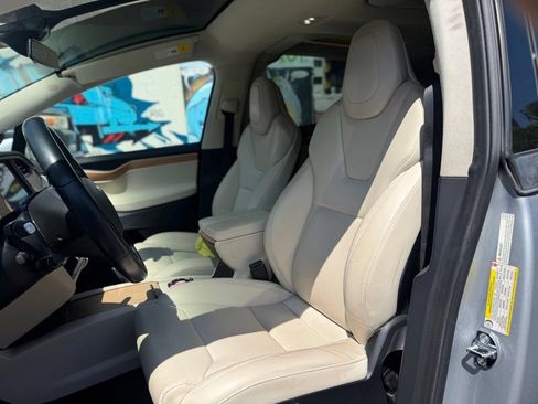 Used 2018 Tesla Model X 75D AWD/4WD image 13