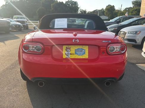 Used 2010 MAZDA MX-5 Miata Grand Touring w/ Premium Pkg RWD image 3
