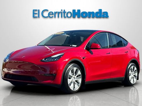 Used 2022 Tesla Model Y Long Range AWD/4WD image 7
