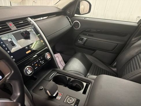 Used 2024 Land Rover Discovery S AWD/4WD image 34
